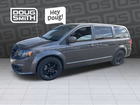 Used 2019 Dodge Grand Caravan SXT w/ Blacktop Package FWD image 1