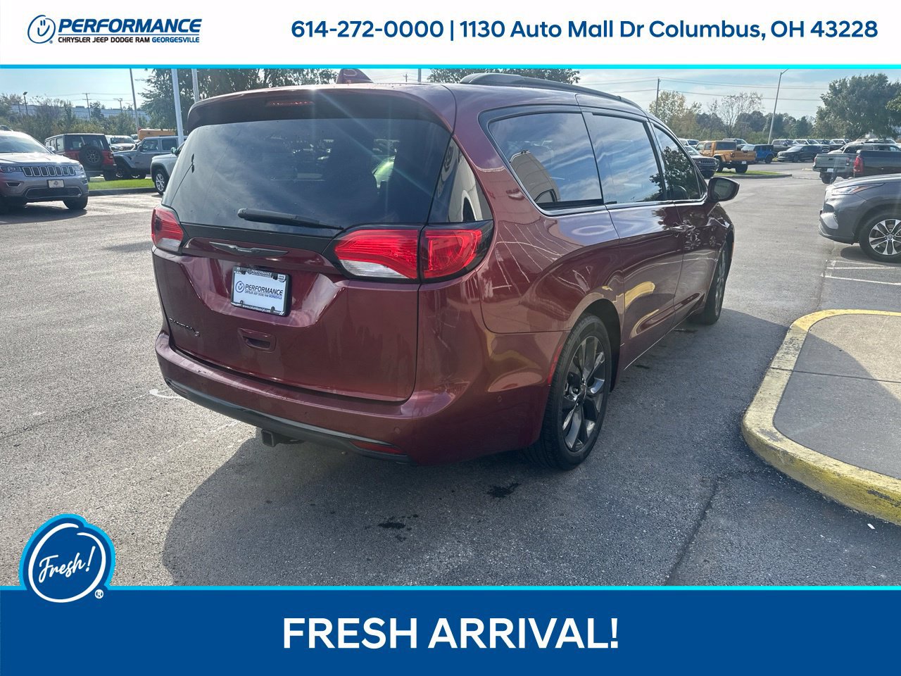 Used 2019 Chrysler Pacifica Touring-L Plus w/ Advanced Safetytec Group FWD image 4