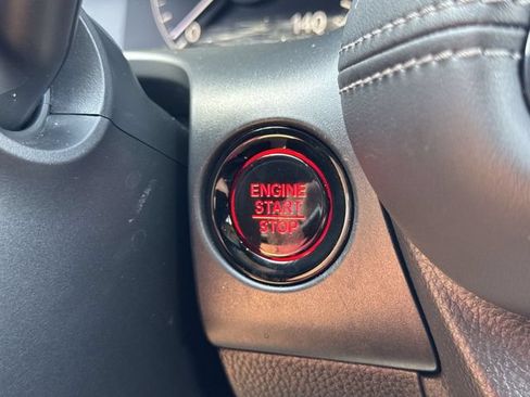Used 2025 Honda HR-V EX-L image 16