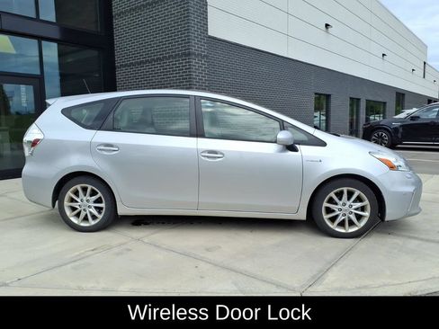 Used 2012 Toyota Prius V Five FWD image 8