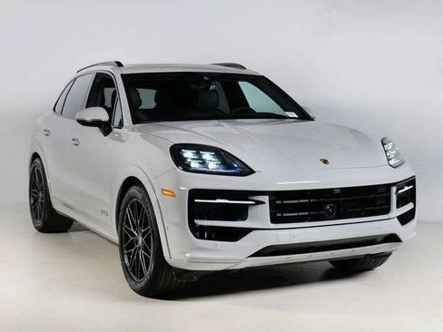 New 2026 Porsche Cayenne GTS AWD/4WD image 7