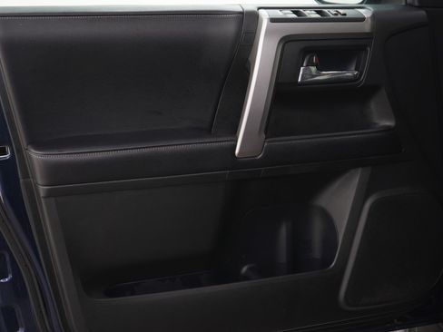 Used 2018 Toyota 4Runner SR5 Premium image 19