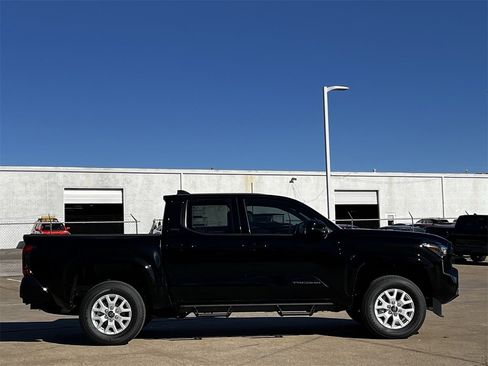 New 2025 Toyota Tacoma SR5 image 3