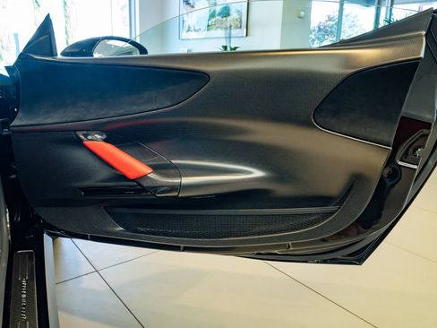 Used 2021 Ferrari SF90 Stradale AWD/4WD image 21