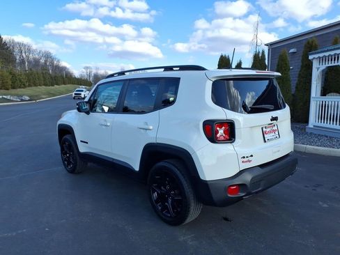 Used 2022 Jeep Renegade Altitude w/ Convenience Group AWD/4WD image 3