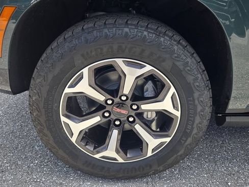 New 2026 GMC Yukon XL AT4 Ultimate AWD/4WD image 13