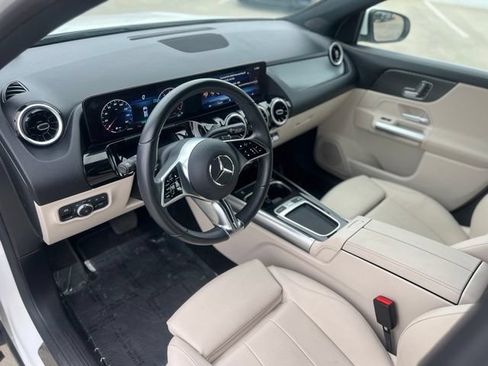Used 2025 Mercedes-Benz GLA 250 4MATIC image 13