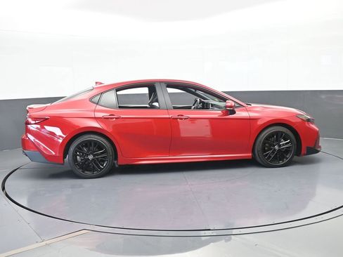 Used 2025 Toyota Camry SE w/ Multimedia Upgrade Package image 7