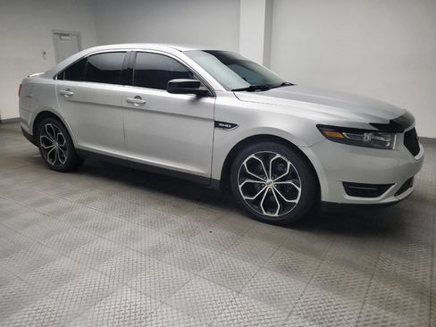 Used 2018 Ford Taurus SHO image 11