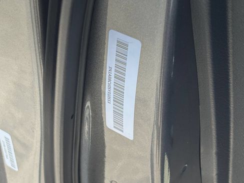 Used 2025 Nissan Sentra SV FWD image 30