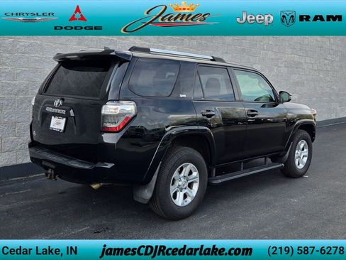 Used 2019 Toyota 4Runner SR5 AWD/4WD image 5