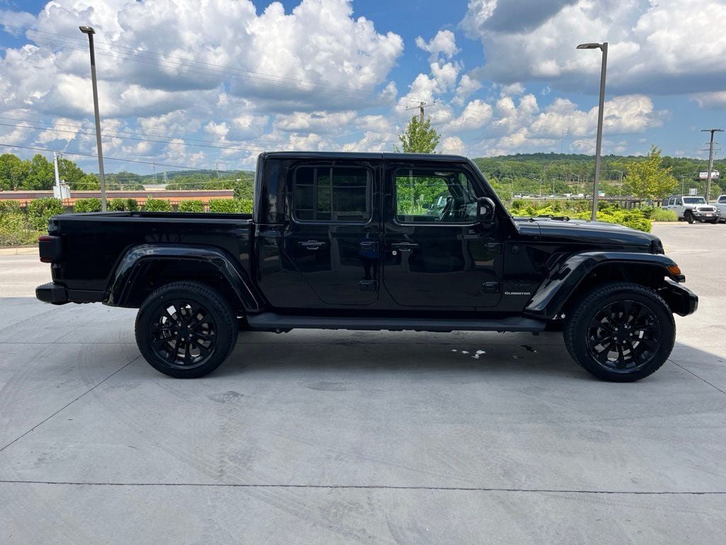 Used 2022 Jeep Gladiator Overland AWD/4WD image 21