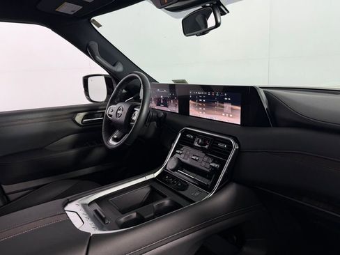 Used 2025 Nissan Armada SL w/ Captain's Chari Seat Package image 36