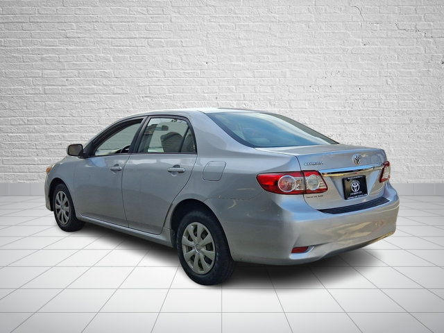 Used 2011 Toyota Corolla LE w/ Preferred Accessory Pkg FWD image 4