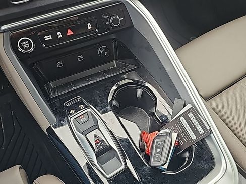 Used 2025 Audi Q5 Premium Plus w/ Premium Plus image 6