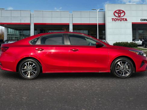 Used 2024 Kia Forte LXS image 3