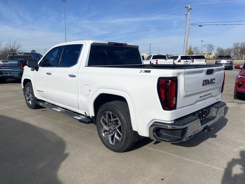 Used 2022 GMC Sierra 1500 SLT image 3