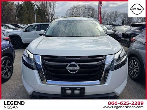 Certified 2023 Nissan Pathfinder SL image 2