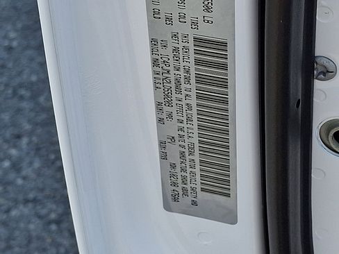 Used 2020 Jeep Cherokee Latitude Plus w/ Cold Weather Group image 27