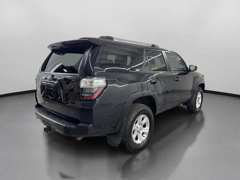 Used 2022 Toyota 4Runner SR5 image 10