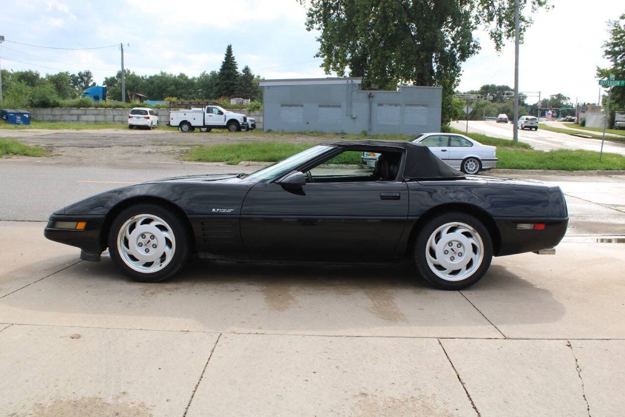 Used 1991 Chevrolet Corvette Convertible RWD image 5