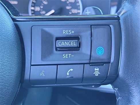 Used 2022 Nissan Pathfinder SL w/ SL Black Package image 9