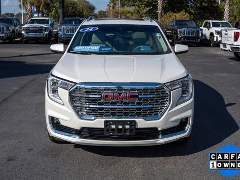Used 2024 GMC Terrain Denali w/ Denali Premium Package image 8