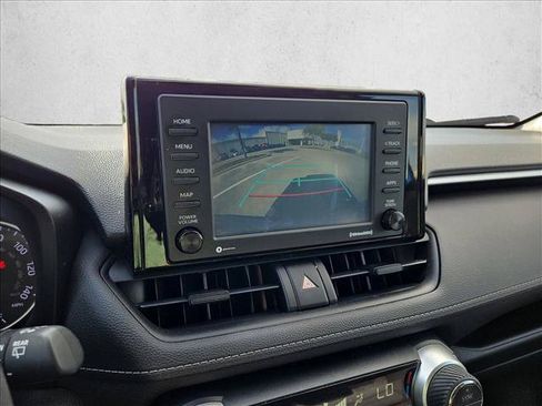 Used 2020 Toyota RAV4 XLE w/ Convenience Package FWD image 14