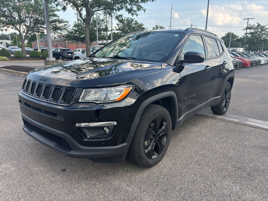 Used 2018 Jeep Compass Latitude w/ Popular Equipment Group AWD/4WD image 3