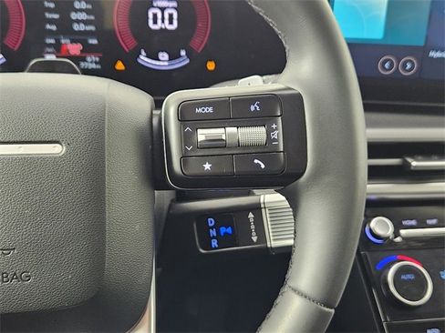 Certified 2025 Hyundai Santa Fe SEL image 18