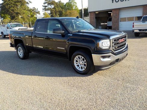 Used 2016 GMC Sierra 1500 SLE w/ Suspension Package, Off-Road image 8