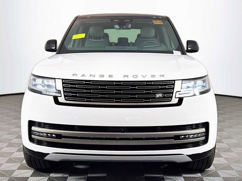 New 2025 Land Rover Range Rover SE image 2