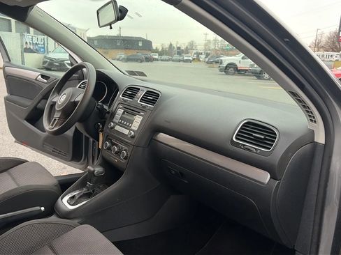 Used 2010 Volkswagen Golf 4-Door image 30