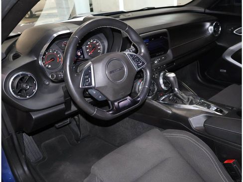 Used 2021 Chevrolet Camaro LT w/ Technology Package RWD image 10
