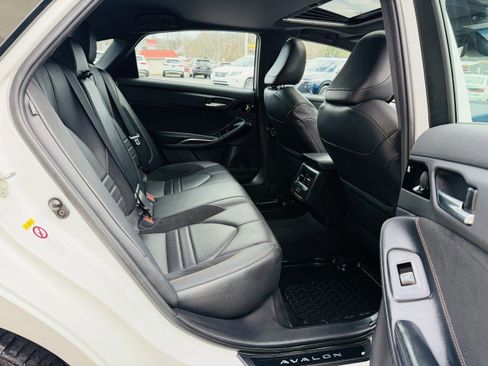 Used 2019 Toyota Avalon XSE w/ All Weather Liner Package image 20