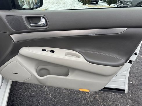 Used 2011 INFINITI G37 x w/ Premium Pkg image 16