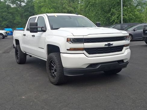 Used 2018 Chevrolet Silverado 1500 Custom w/ Custom Value Package AWD/4WD image 2