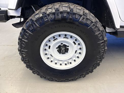Used 2021 Jeep Wrangler Unlimited Sahara AWD/4WD image 8