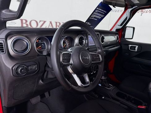 Used 2019 Jeep Wrangler Unlimited Sahara AWD/4WD image 11