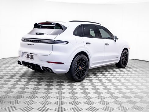Certified 2025 Porsche Cayenne GTS AWD/4WD image 8