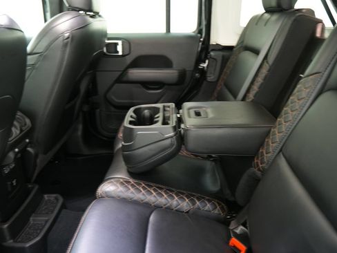 Used 2022 Jeep Wrangler Unlimited Sahara AWD/4WD image 41