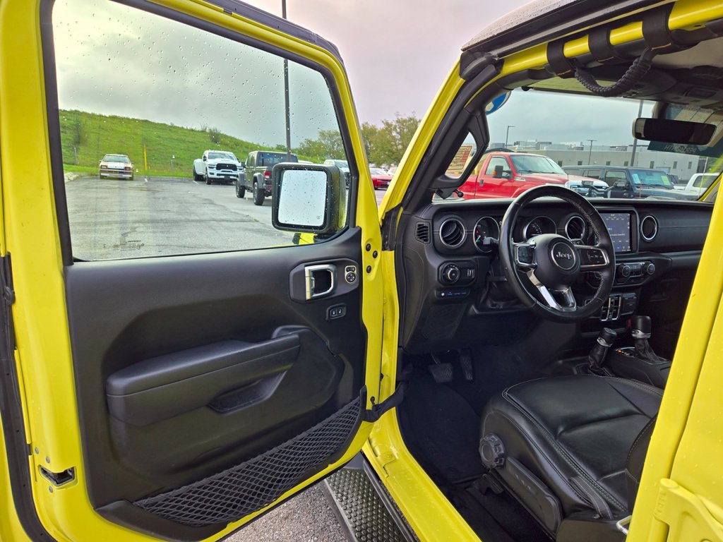 Used 2023 Jeep Wrangler Unlimited Sahara w/ Cold Weather Group AWD/4WD image 11