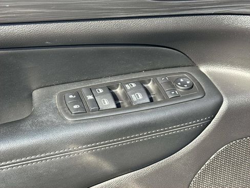 Used 2019 Jeep Grand Cherokee Altitude AWD/4WD image 20