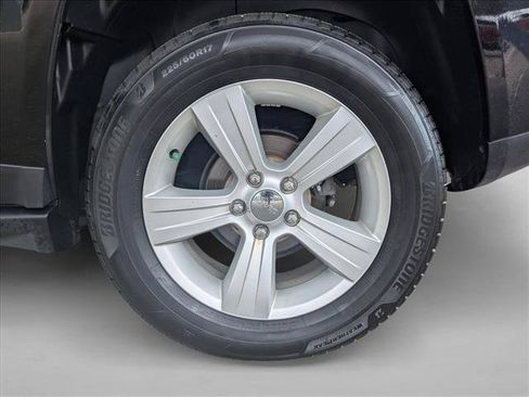 Used 2015 Jeep Compass Latitude AWD/4WD image 25