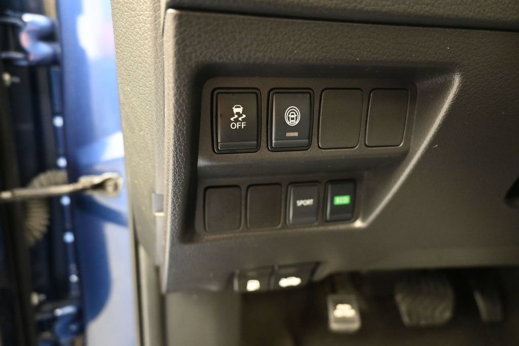 Used 2021 Nissan Rogue Sport S FWD image 12