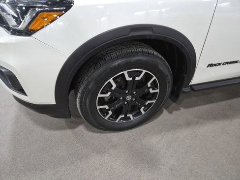 Used 2019 Nissan Pathfinder SL image 6