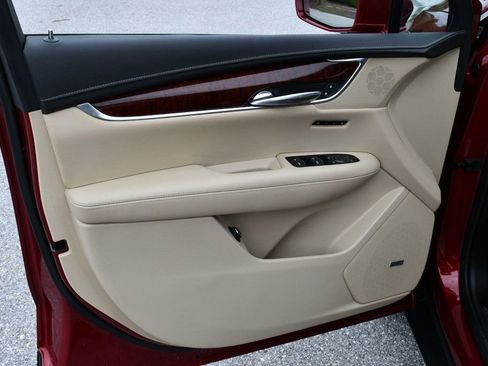 Used 2019 Cadillac XT5 Luxury FWD image 35