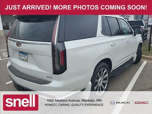 Used 2022 Cadillac Escalade Premium Luxury Platinum image 3