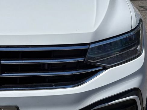Used 2024 Volkswagen Tiguan SE AWD/4WD image 52