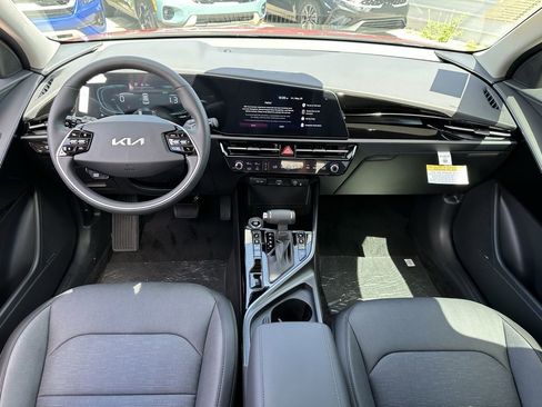 New 2026 Kia Niro FWD image 8